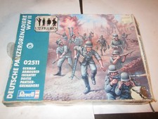 Revell 02511 German Armored Infantry Panzer Grenadiers Infantry In 1/72 Scale