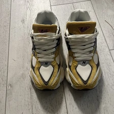 New Balance 9060 Brown Size 6.5M/8W U9060LBC