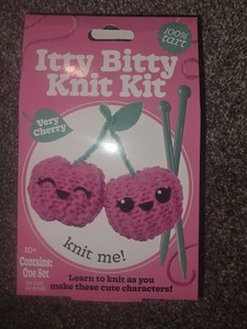 Itty Bitty Knit Kit Very Cherry
