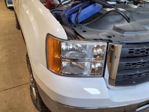 2011 GMC SIERRA 2500 Passenger Right Headlight Assembly OEM Used 44000 Miles