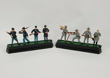 Civil War Display Plastic Soldiers on Stand Union and Confederate 4 on each Base