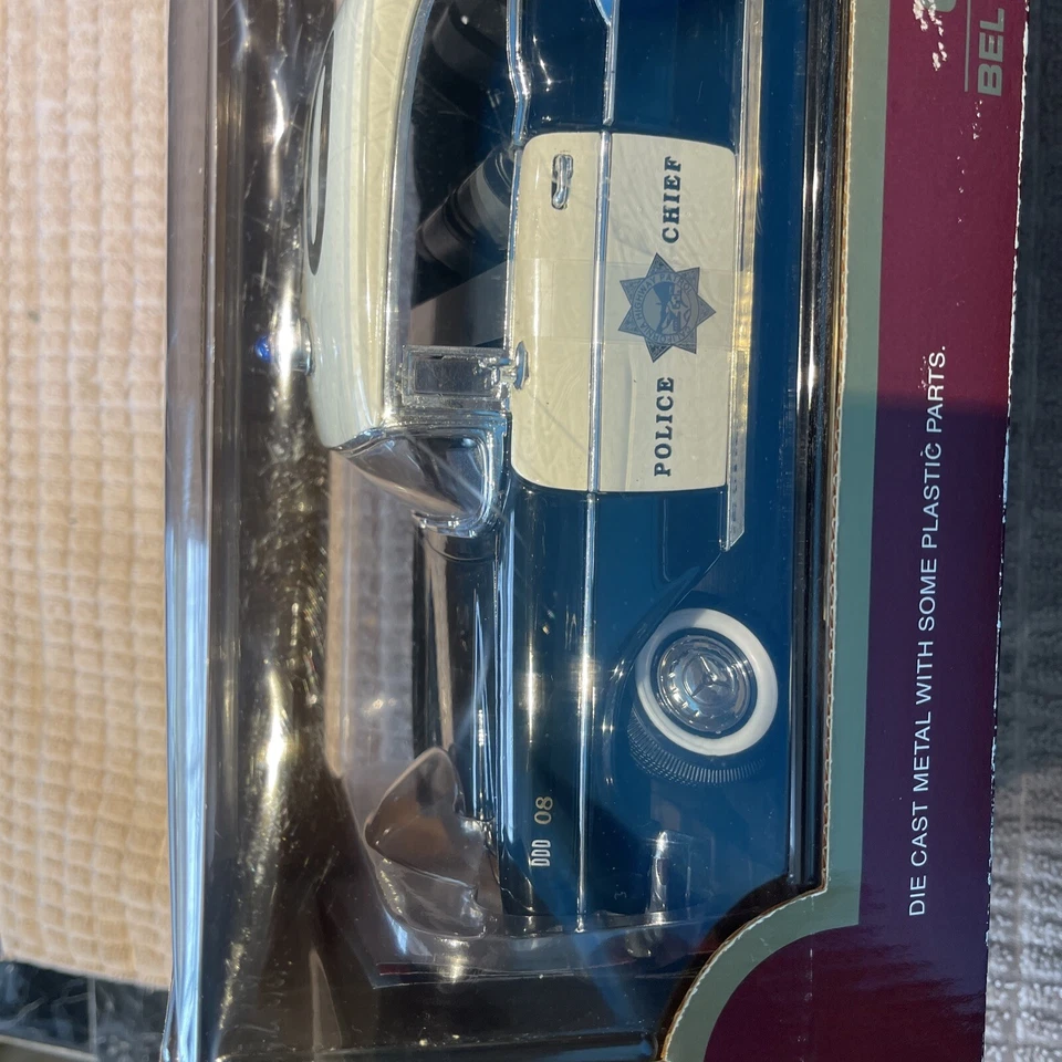 Chevrolet Bel Air 1957 jefe de policía Road Legends escala 1:18 diecast Foto 2 de 4
