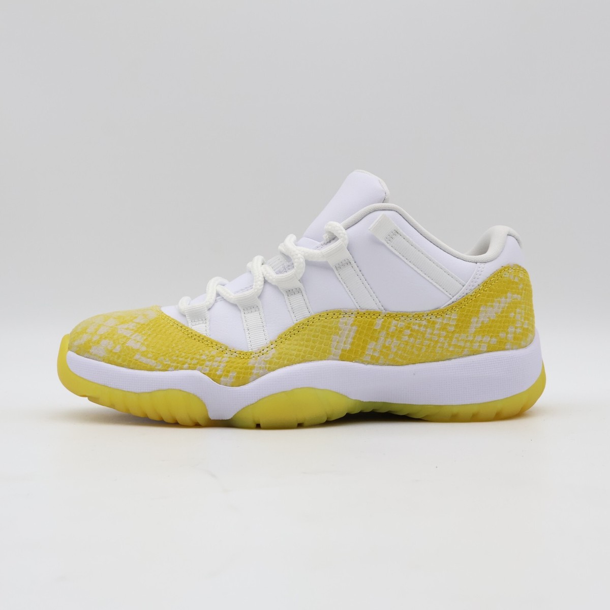 スニーカー Nike Air Jordan 11 Retro Low Yellow Snakeskin Damskie Air Jordan 11 „Yellow Snakeskin” (580522-107). Nike