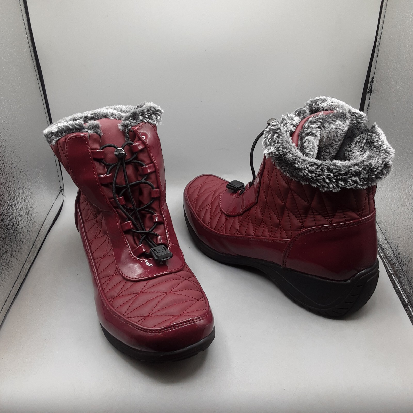 Khombu Molly Boots Women's 8.5M Red Burgundy 