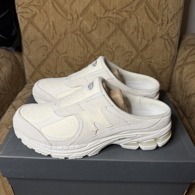 New Balance 2002R Mule Slip On Men s Size 8 Beige New