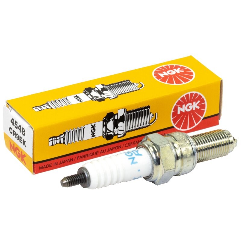 NGK 4548 Standard Nickel Spark Plug CR9EK New