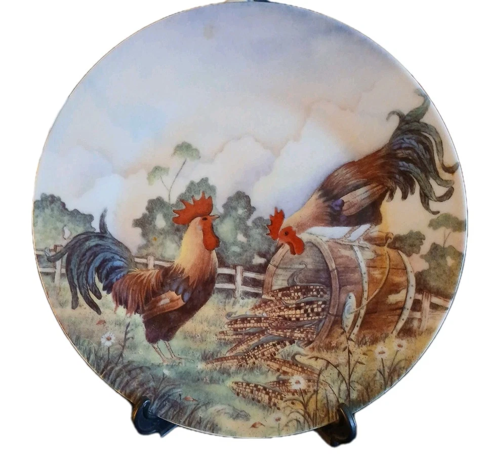 Plato de porcelana Rooster Lovers de 8" con soporte. Vintage.  Usado  Foto 2 de 4
