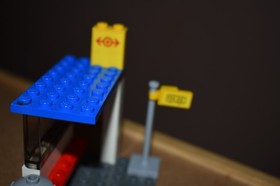 LEGO City 7641 City Corner 100% Complete with Instructions & 5 Minifigures