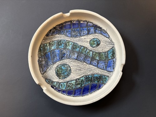 Eduardo Vega South America Equador Mid Century Modern Studio Art Pottery Ashtray