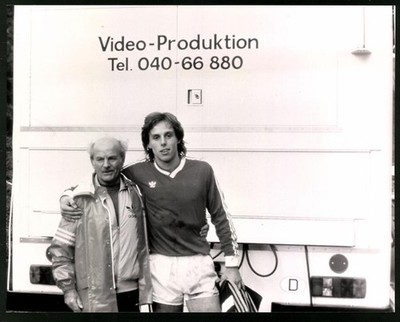 Fotografie TV-Fussballschule im SFB 1986, Thomas Zechel & Dettmar Cramer bei Au 