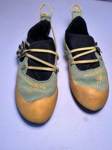 Youth LA Sportive Stick-It Climbing Rock Shoes Green Yellow Size Youth 2-3