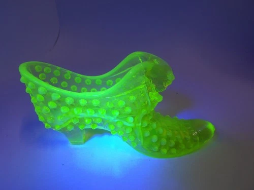 Fenton  Green Opalescent uranium Hobnail Queen Cat Head Slipper