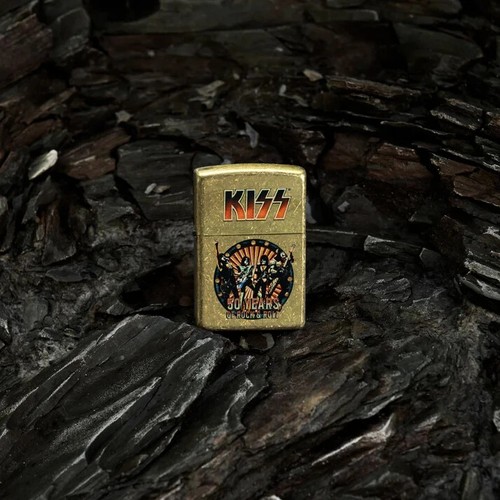 NAJNOWSZE WYDANIE Zapalniczka Zippo KISS 50 YEARS OF ROCK & ROLL Street Brass 2025 NOWA - Zdjęcie 2 z 8