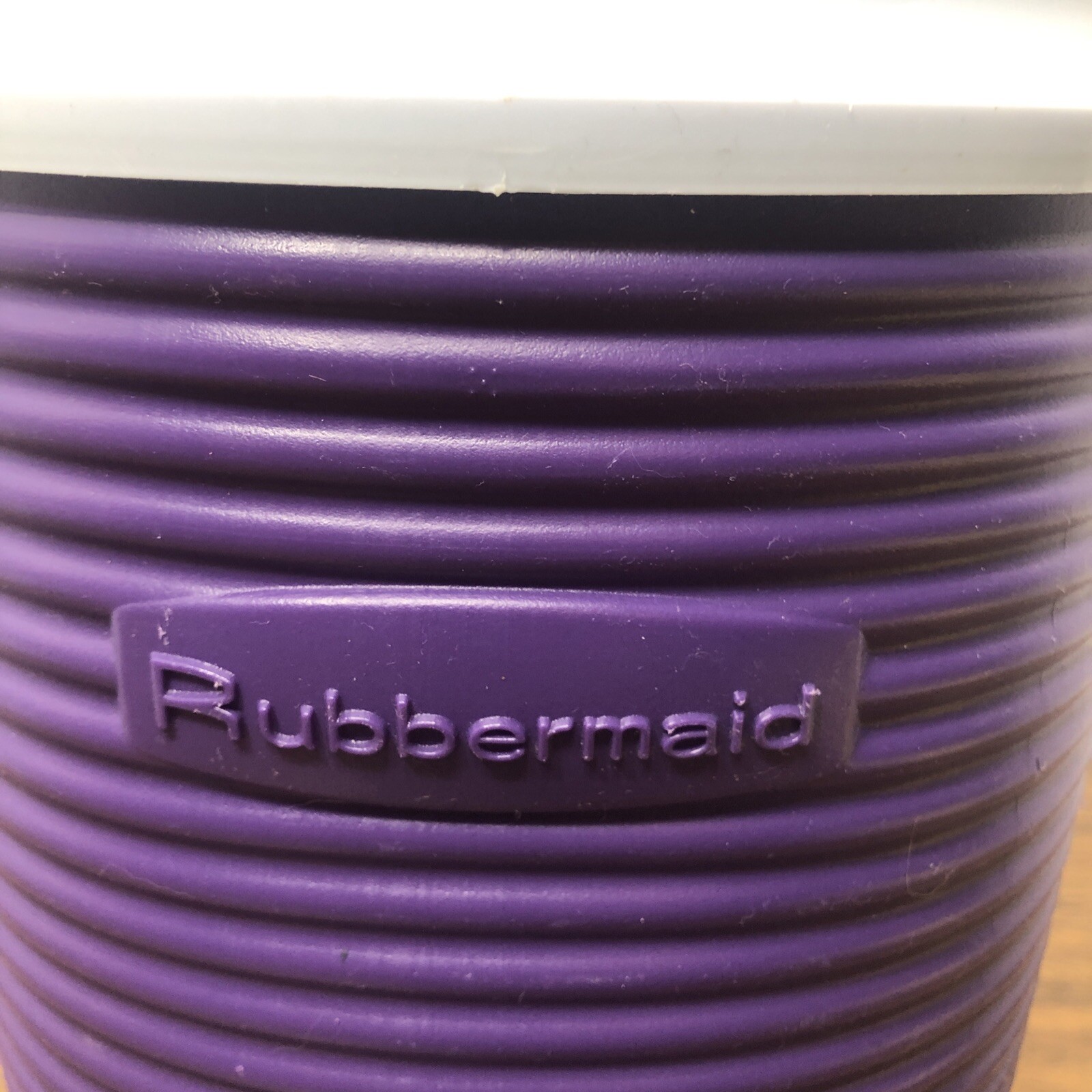 Genuine Rubbermaid Plastic 1 Gallon Outdoor Water Jug Cooler *RARE PURPLE* 156A