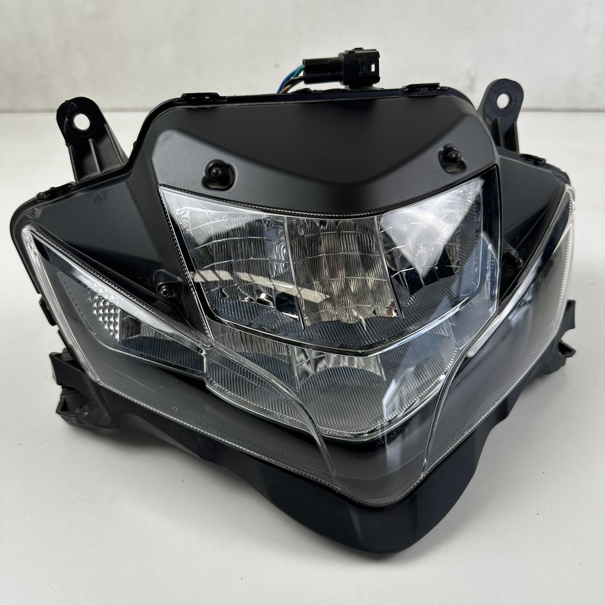 Suzuki Gixxer SF250 250 2024 Front headlight light lamp 1D1-35100