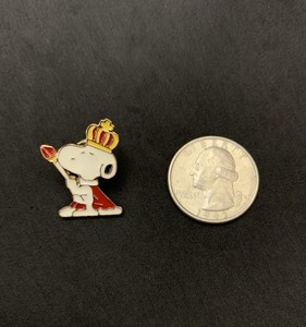 New King Snoopy Peanuts Lapel Pin