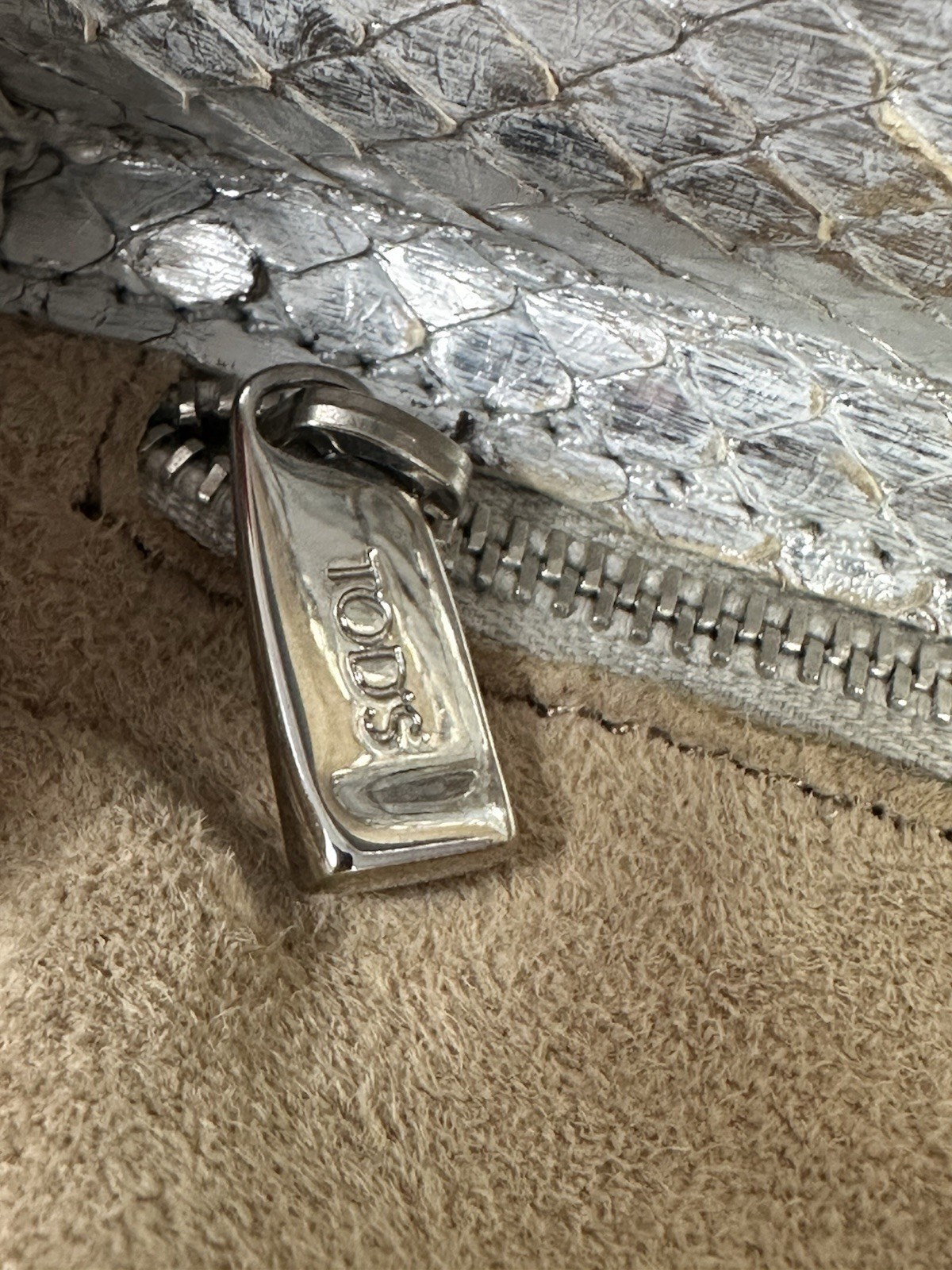 Tod’s Silver Color Metallic Python Leather Handba… - image 20