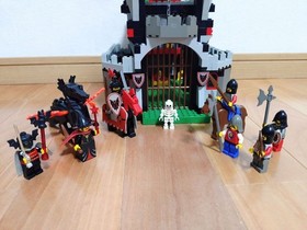 LEGO 6097 Night Lord's Castle + 6037 Witch's Windship Castle 1997