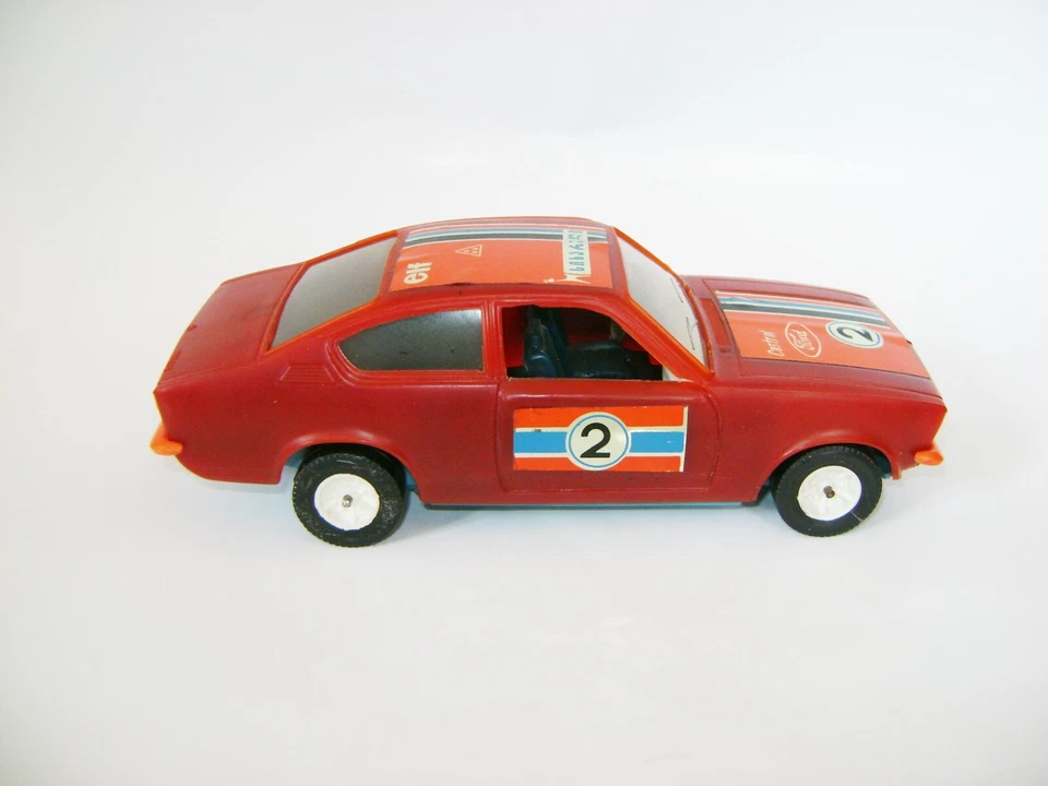 Modelo plástico muy raro Opel Kadett cupé 1/24 Bburago remake Sikharuli Tbilisi Foto 4 de 4