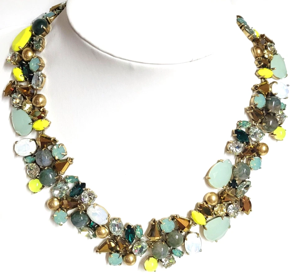 Raro collar J.Crew Spring Bloom llamativo en latón chapado en buey dorado claro limón  Foto 3 de 4