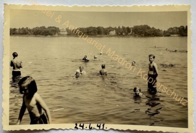 orig. Foto Berlin Wannsee 1941 Baden Badegäste Villa See