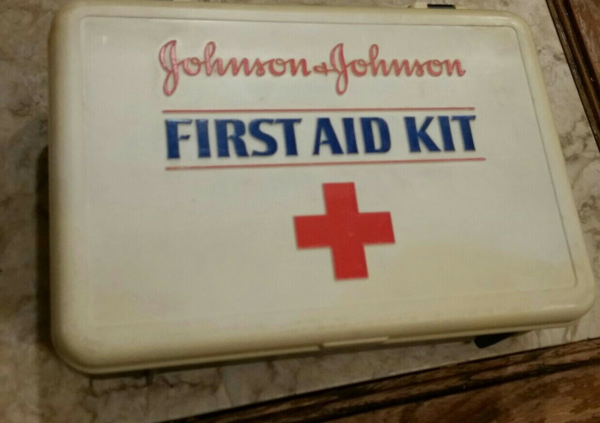 Johnson & Johnson First Aid Kit White Blue Plastic Box | eBay