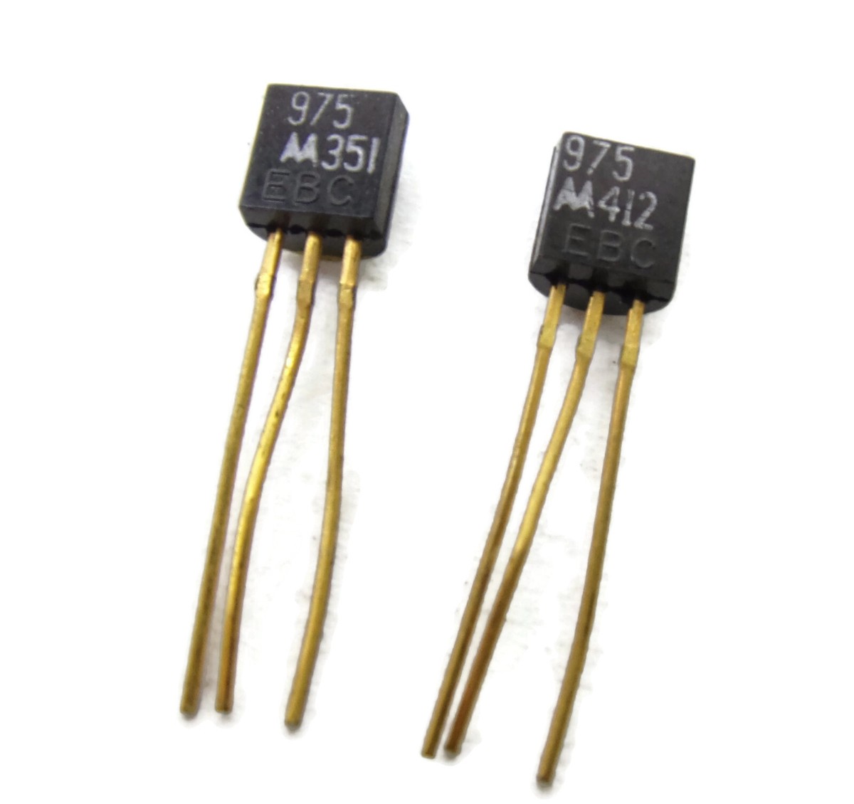 2-pcs 975 NOS Gold Plated Motorola Transistors ~ US SELLER - Foto 7