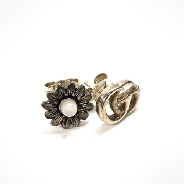 Boucles d'oreilles GUCCI GG MARMONT DOUBLE G FLOWER STUD argent blanc accessoires femmes