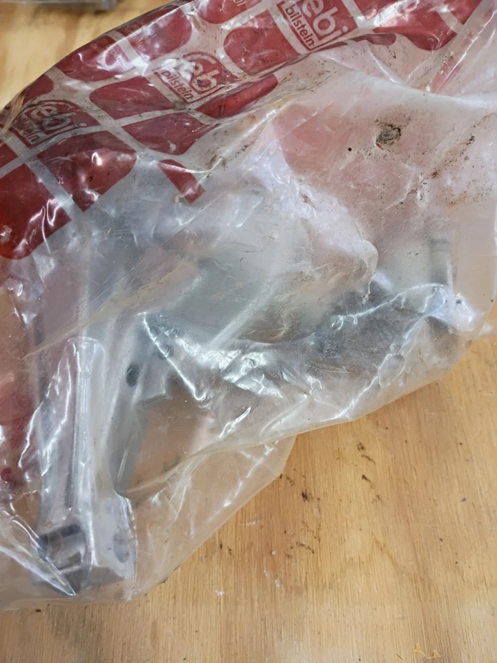 Bomba de aceite Mercedes-Benz 190d Om 601 nueva Foto 2 de 2