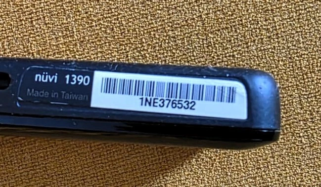 Mobiles GPS-Navigationsgerät GARMIN nüvi 1390 - Bild 3 von 4