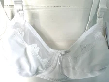 Bali Womans Flower Underwire Nonpadded Bra, White Size 38/85 D New with tags