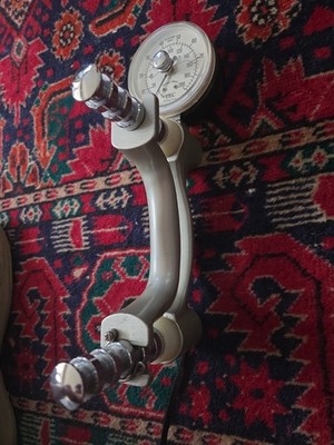 Jamar Hydraulic Hand Dynamometer Grip Strength Tester TESTED, Functions Properly