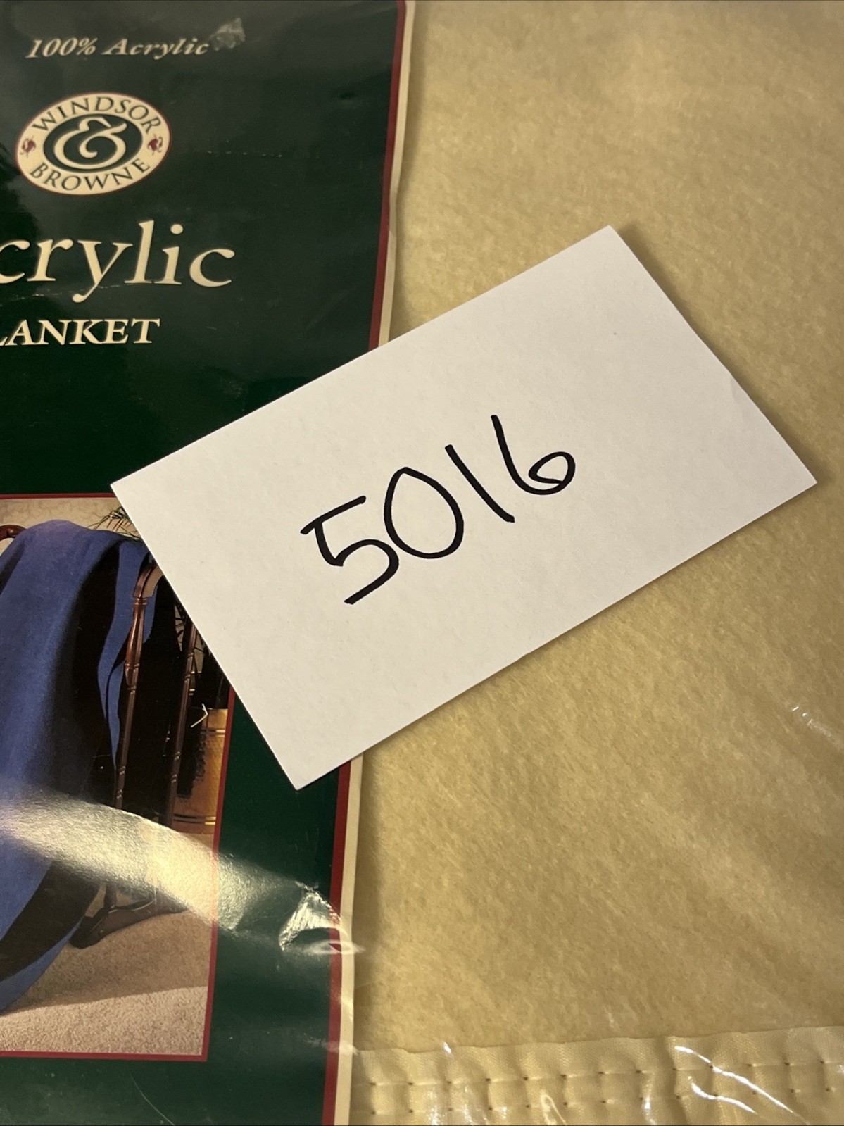 Windsor & Browne 100% Acrylic Queen King Size 90x102 Blanket Off White thumbnail 8