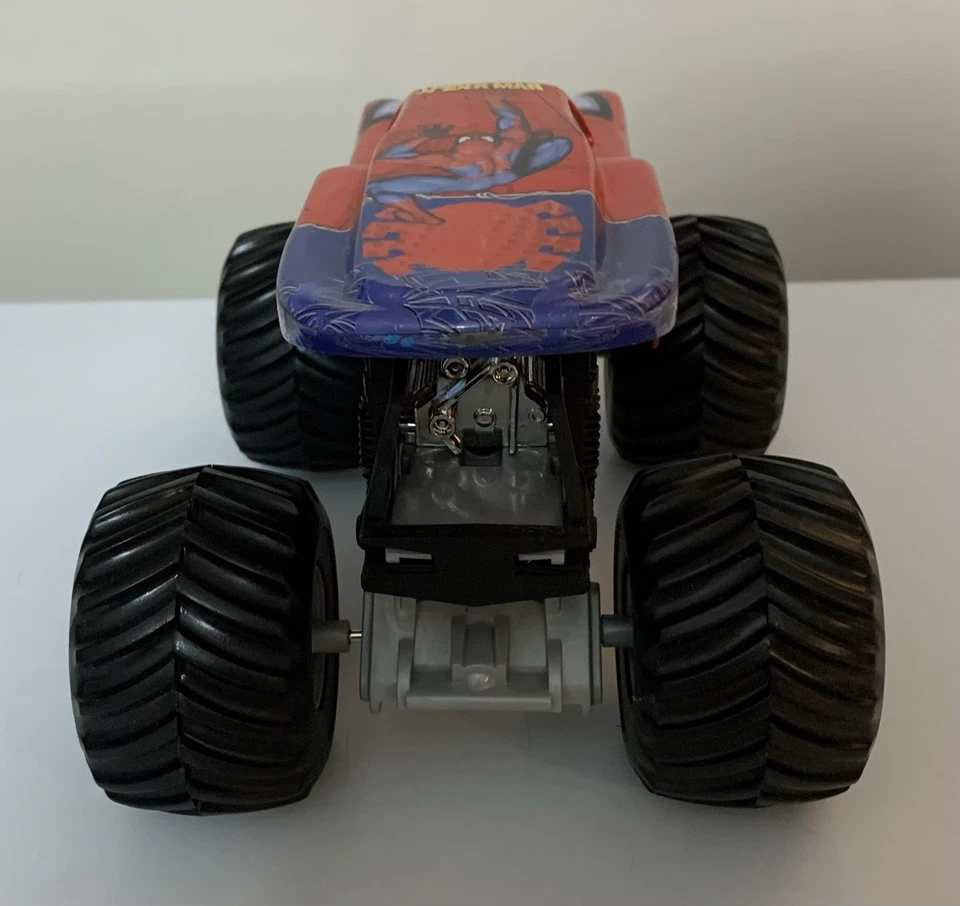 Vehículo fundido a presión Hot Wheels Monster Truck 1:24 Spider-Man Foto 4 de 4