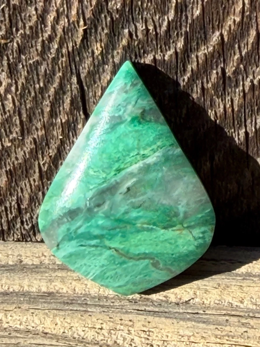 Calcédoine Verte D'Australie - Pierre Fine Naturelle 10,35 Carats - P28.186