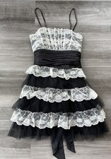 Hailey Logan Adrianna Papell Black White Lace Mini Dress Size 5 Zip Tiered