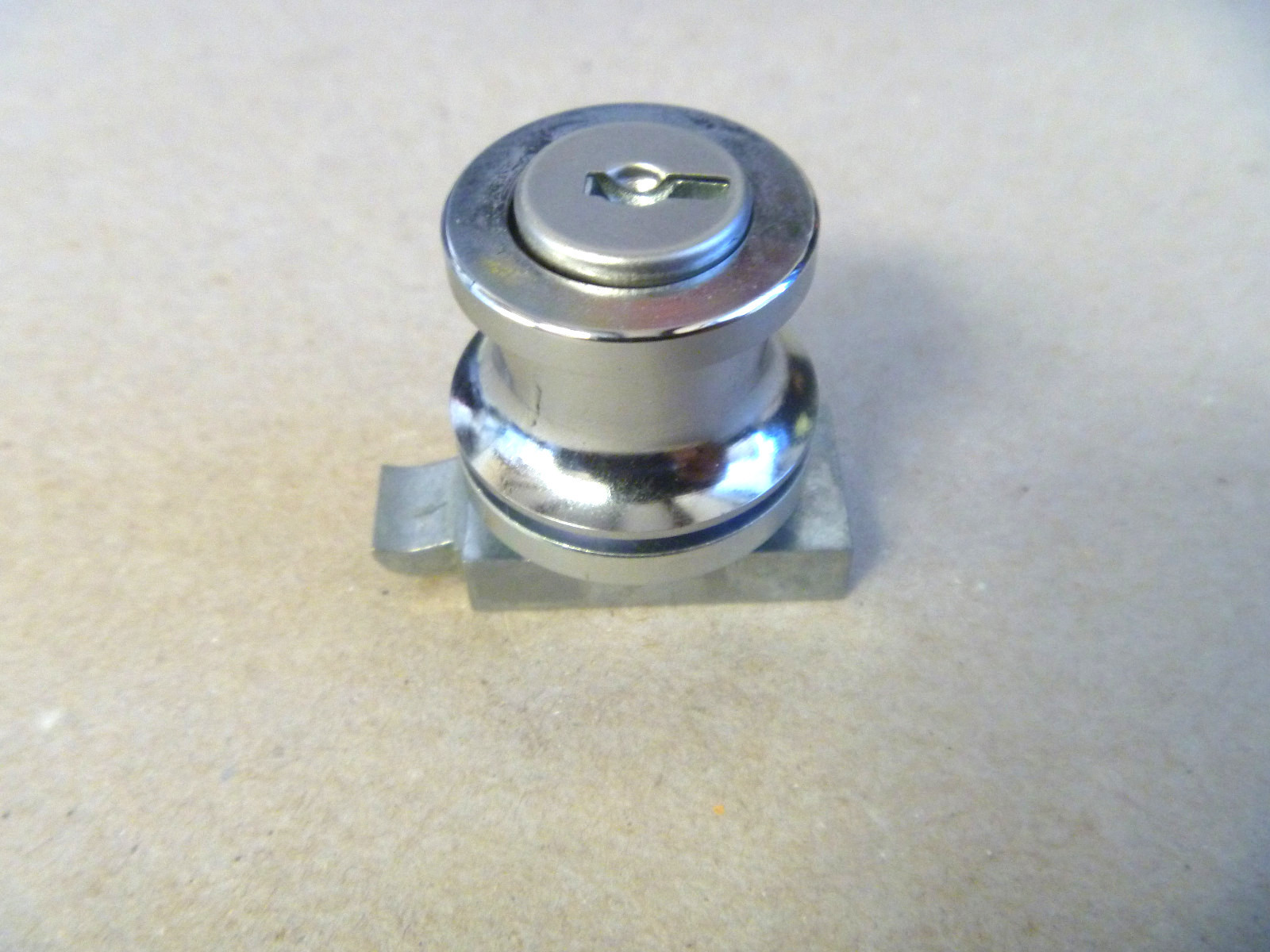 ASTON MARTIN GLOVE BOX LOCK LATCH ASSEMBLY NEW DB4 DB5 DB6 Mark III 
