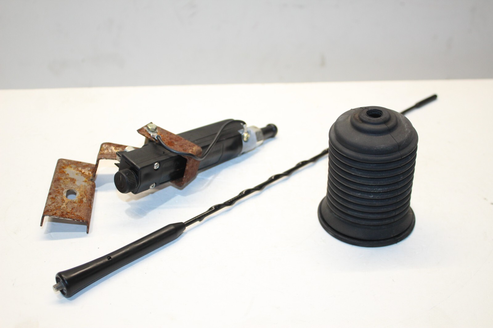 1996 2002 BMW Z3 RADIO ANTENNA BASE UNIT 8375159 OEM eBay