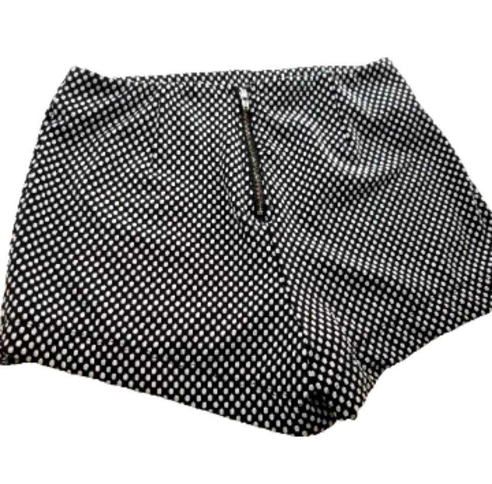 Forever 21 Short Womens XS Black White Polka Dots Stretch Casual Zip Closure - Image 2 of 4