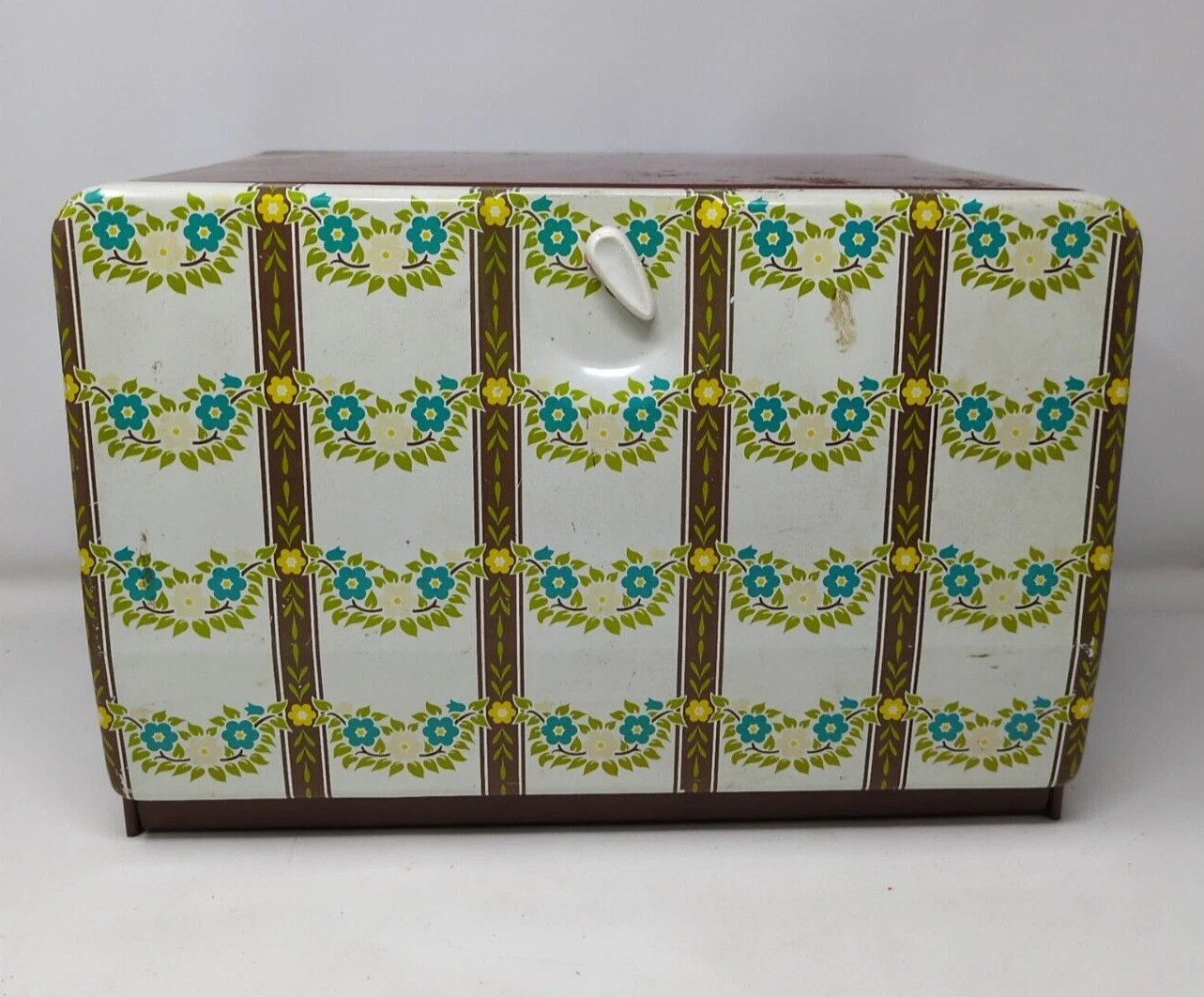 Vintage Tin Metal Ballonoff Latching Bread Box Floral Flower Pattern USA Made
Opens in a new window