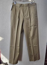 NWT Dockers Pleated Classic Fit Original Khaki Pants Men's 31X32