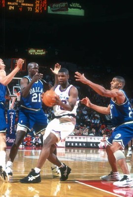 Calbert Cheaney Washington Bullets in action v the Dallas Maverick- Old Photo 1