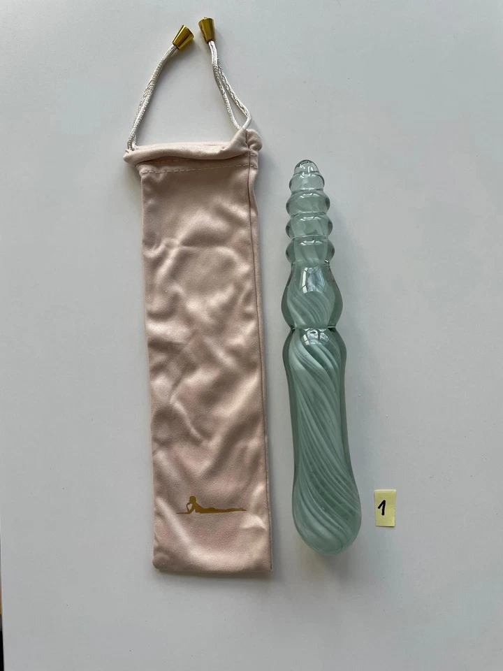 Consolador de vidrio hecho a mano de 8 pulgadas para mujer está diseñado para la máxima diversión  Foto 2 de 2