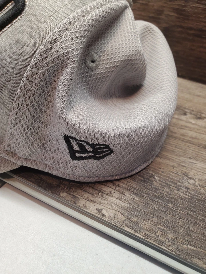 New Era World Series 2016 Baseball Cap Hat Engineered Exclusively MLB Players - Image 3 of 4