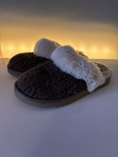 Women's/Kids UGG Cozy Knit Brown Slippers w/ White Fur Size EU 32 Size 2 US GOOD