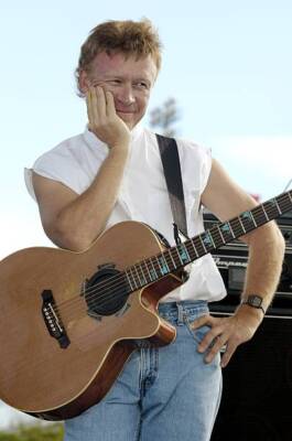 Firefall singer guitarist Steve Weinmeister waits for another band - Old Photo