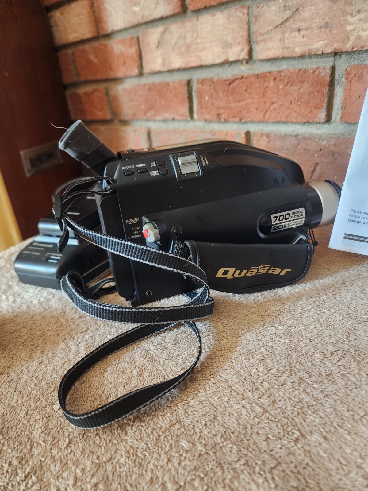 Quasar Palmcorder VML153 700x Digital Zoom Camcorder Works 2 batteries