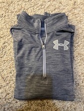 Boy  s Under Armour 1/4 zip Gray pullover, Size Large