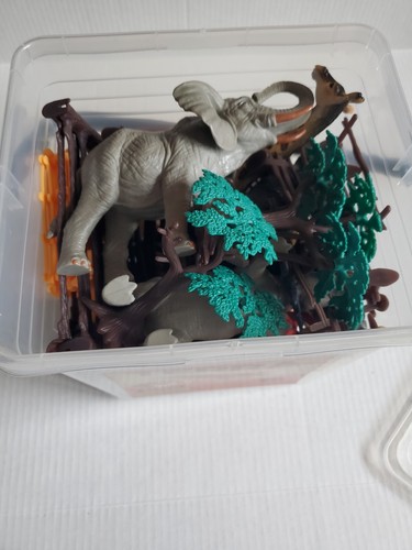 Terra By Battat Jungle World Animals Playset 60 Piece Fences Trees 3+ Open Box - Picture 9 of 16