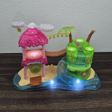 Spin Master Hatchimals CollEGGtibles Light-Up Playset Pink Gazebo Green Island